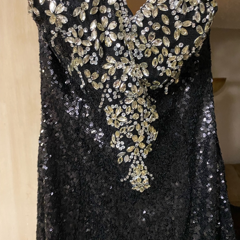 Beautiful long dress with slit - Picture 3 of 3